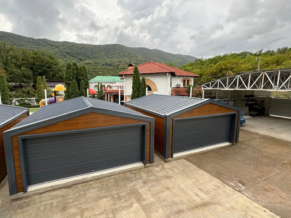 Вариант для использования в мастерских и автомойках