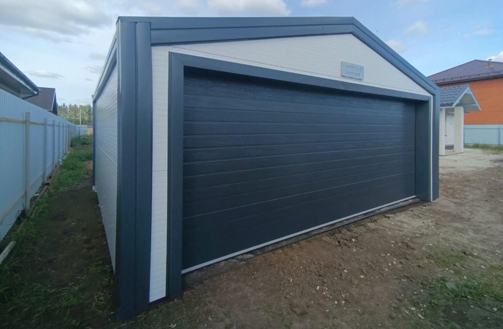 Белый цвет панелей гаража